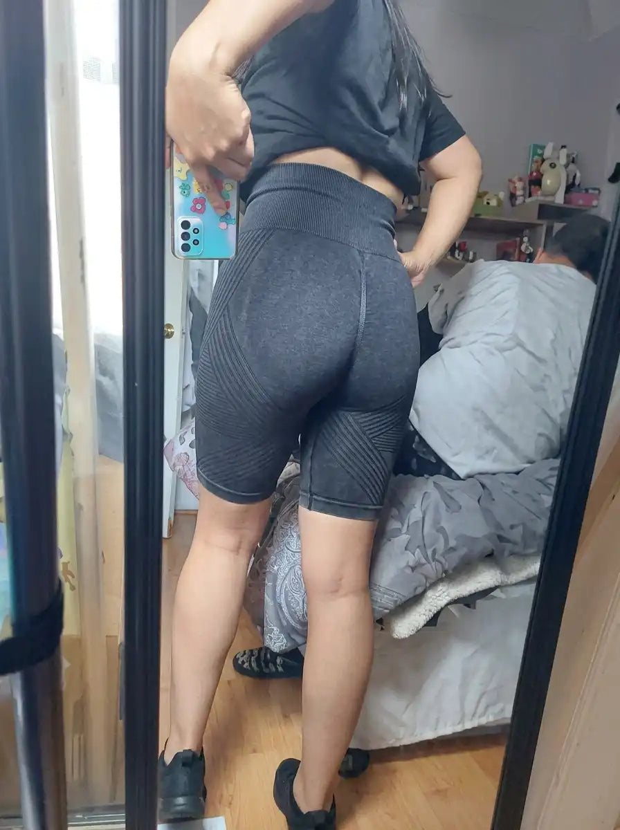 Cliente CelluMove portant les leggings de compression
